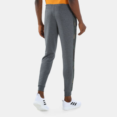 adidas Men&rsquo;s Essentials Fleece Camo-Print Sweatpants Grey