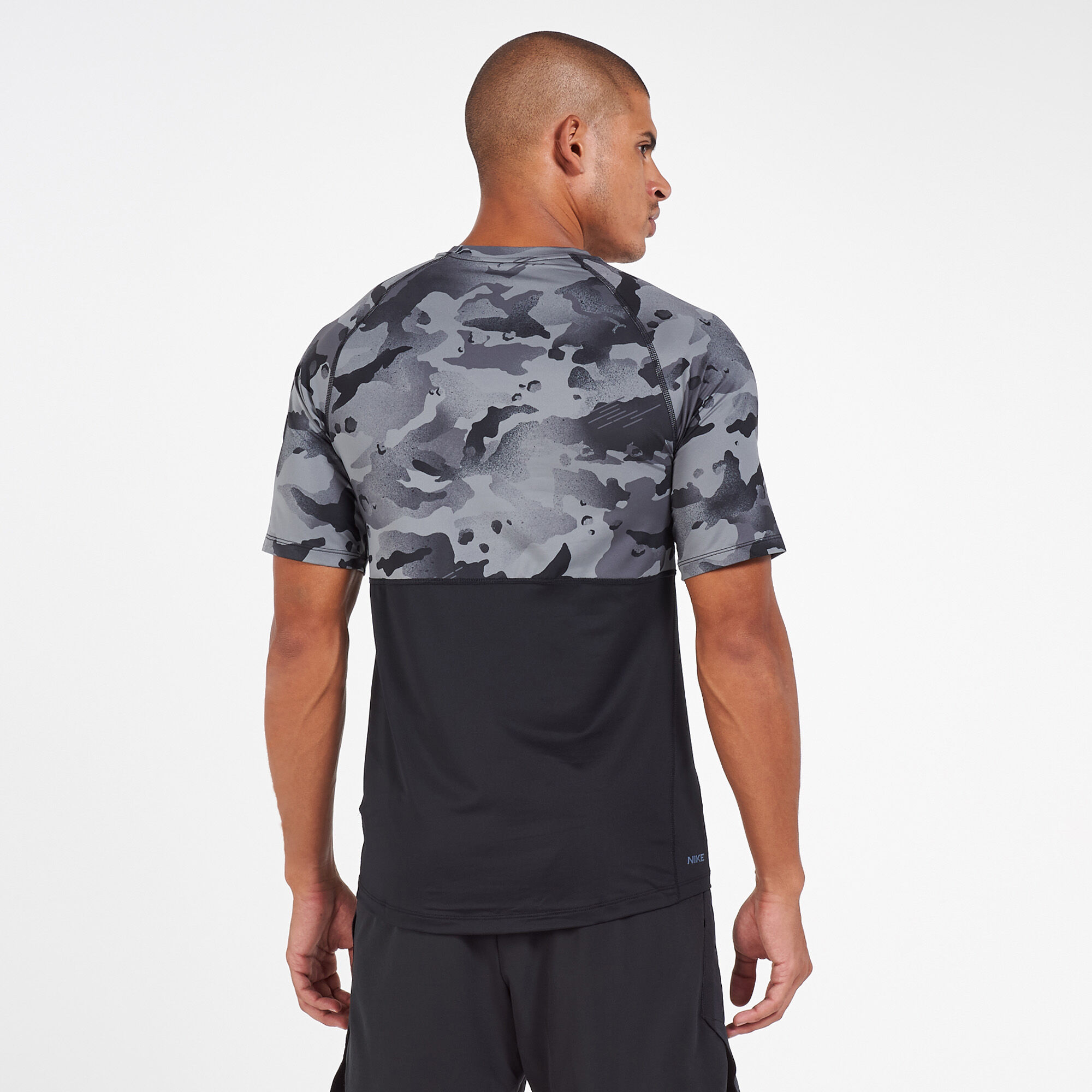 Nike grey camo t shirt clearance