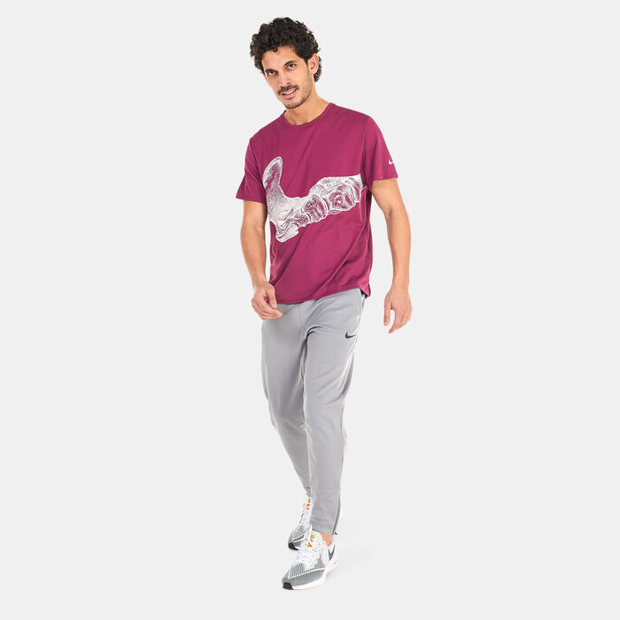 Nike Men's Dri-FIT UV Run Division Miller T-Shirt Pink Nike Men's Dri-FIT UV Run Division Miller T-Shirt Pink image number 2