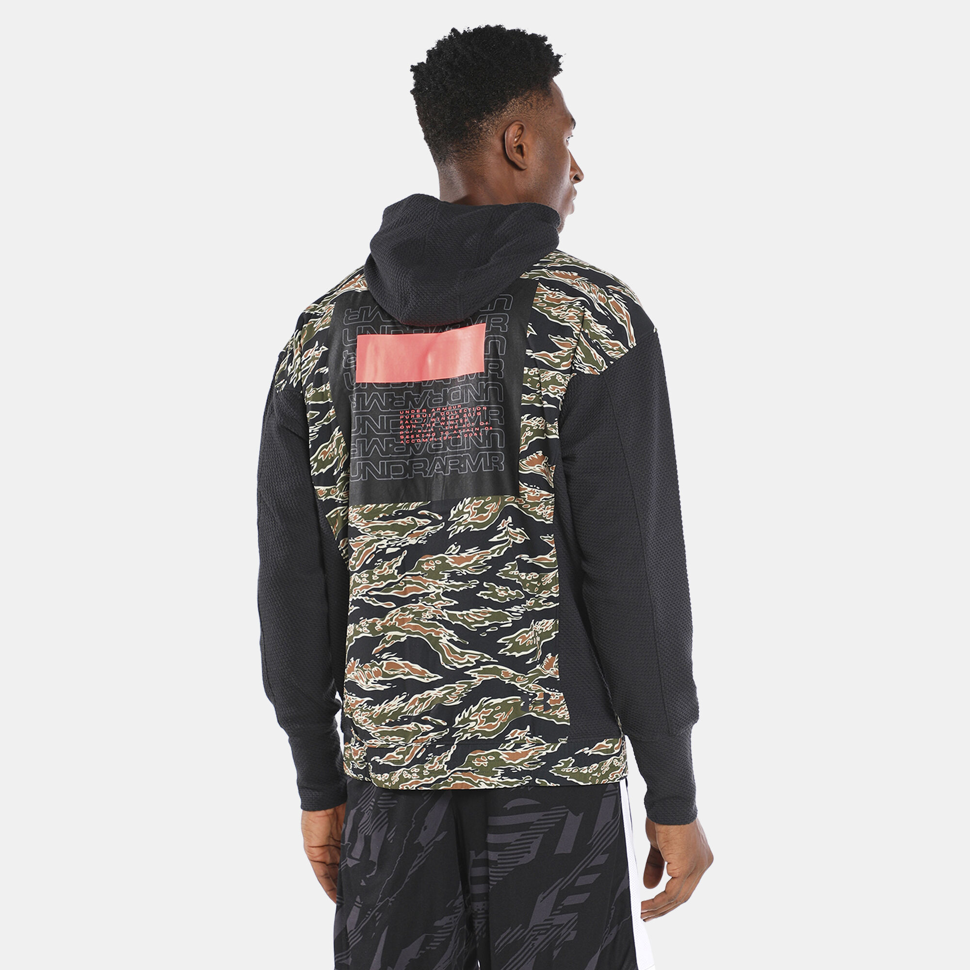 Men s UA Pursuit Full Zip Hoodie Black Under Armour in Qatar SSS