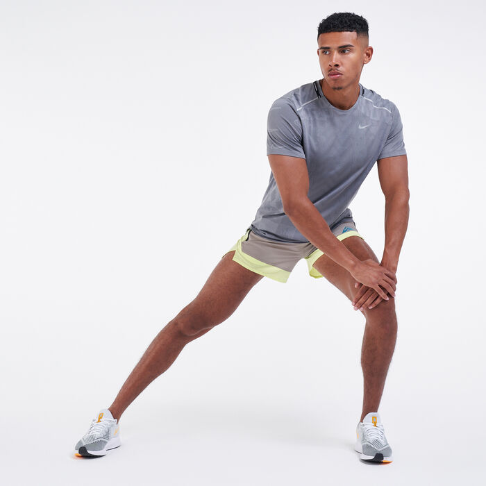 Nike Men's Dri-FIT Trail Flex Stride 5 Shorts yellow Nike Men's Dri-FIT Trail Flex Stride 5 Shorts yellow image number 2