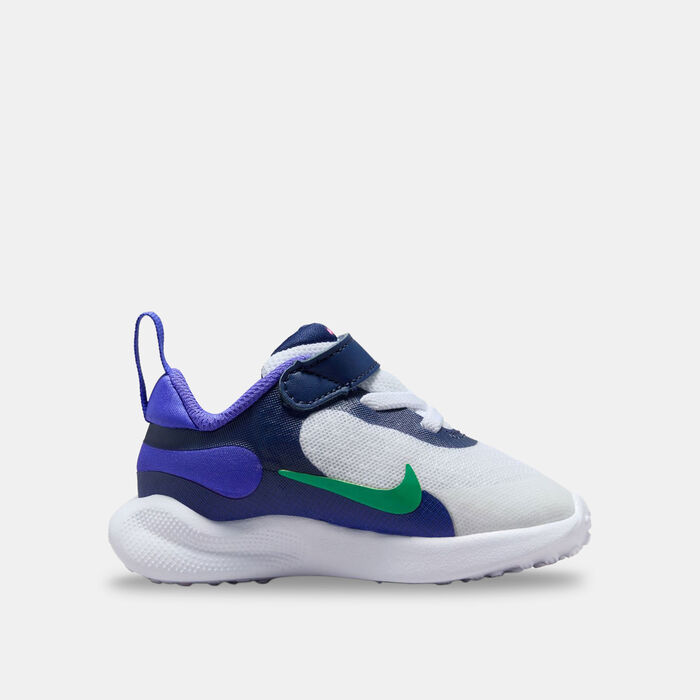 Nike Kids' Revolution 7 Shoes White Nike Kids' Revolution 7 Shoes White image number 1