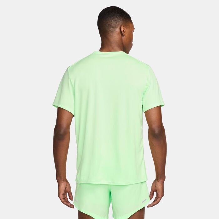 Nike Men's Miler Dri-FIT UV Running T-Shirt Green Nike Men's Miler Dri-FIT UV Running T-Shirt Green image number 1