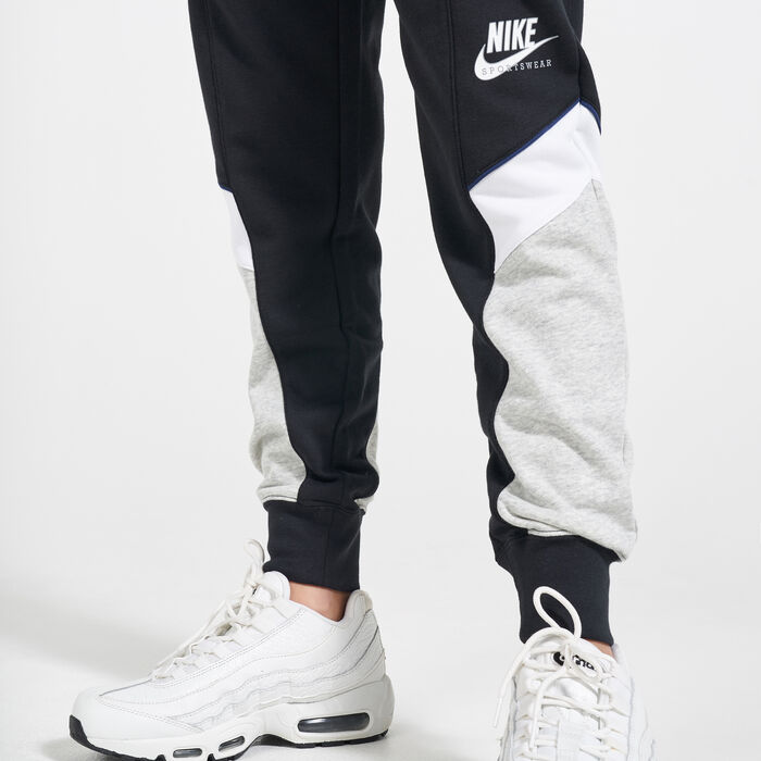 Nike Women's Sportswear Heritage Sweatpants Black Nike Women's Sportswear Heritage Sweatpants Black image number 3