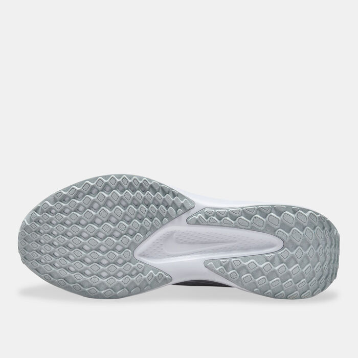 Nike Men's Quest 6 Road Running Shoes White image number 3