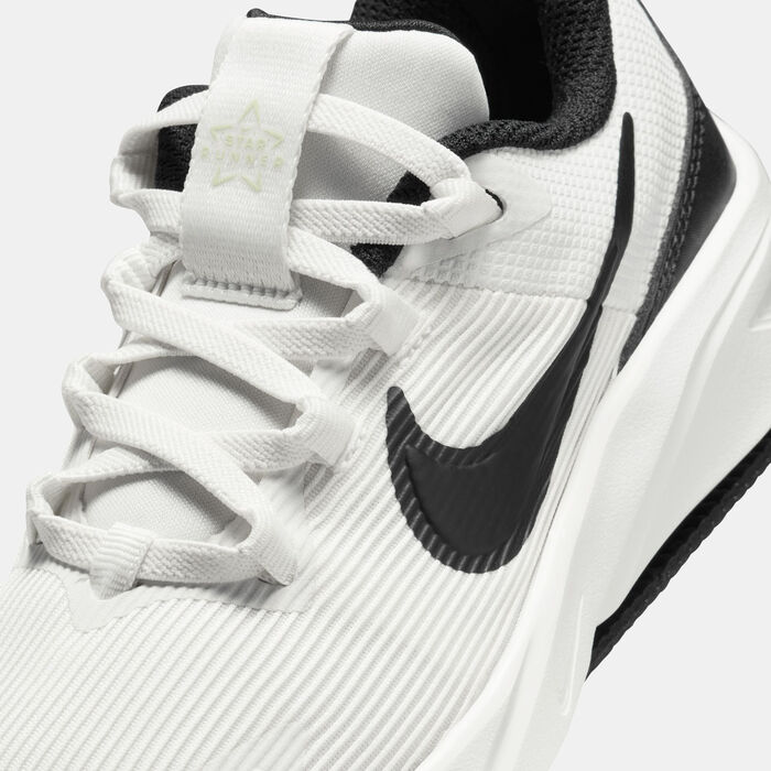 Nike Kids' Star Runner 4 Shoe (Younger Kids) White Nike Kids' Star Runner 4 Shoe (Younger Kids) White image number 4