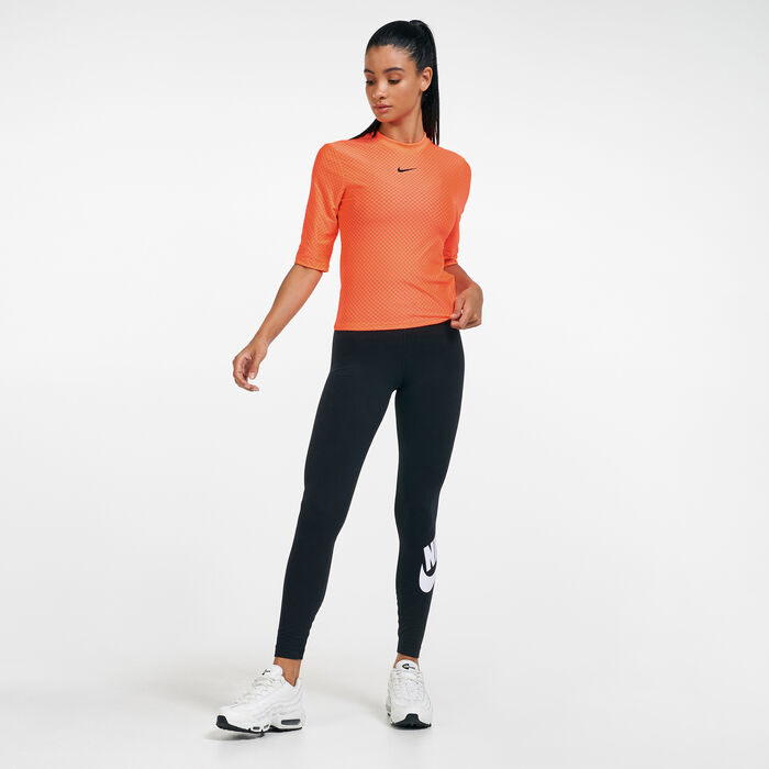Nike Women's Sportswear Icon Clash T-Shirt Orange Nike Women's Sportswear Icon Clash T-Shirt Orange image number 2