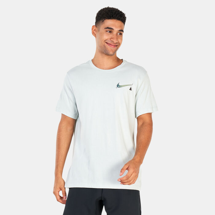 Nike Men's Dri-FIT Yoga T-Shirt Grey Nike Men's Dri-FIT Yoga T-Shirt Grey image number 0