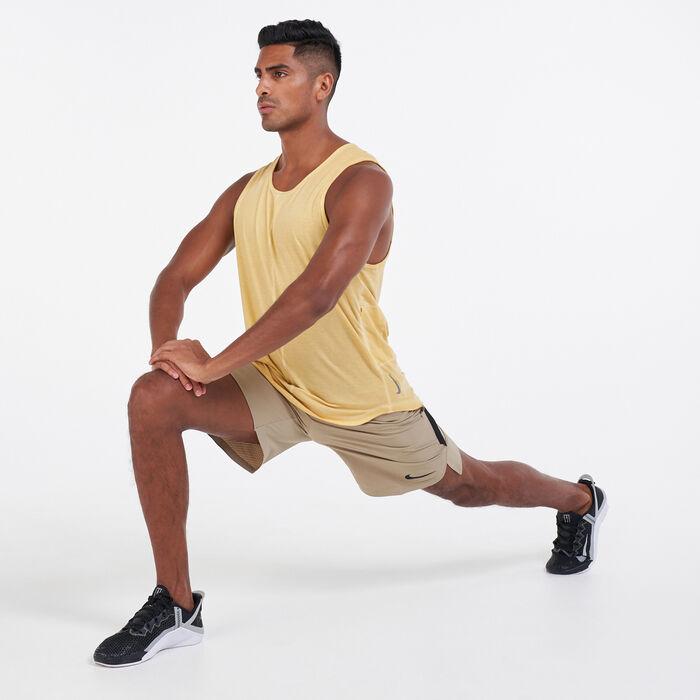Nike Men's Dri-FIT Yoga Tank Top yellow Nike Men's Dri-FIT Yoga Tank Top yellow image number 2