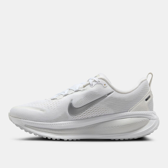 Nike Women's Vomero 18 Road Running Shoes White image number 2