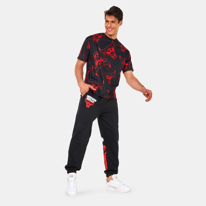 New Era NBA Neon Logo Chicago Bulls Joggers Black New Era NBA Neon Logo Chicago Bulls Joggers Black image number 2