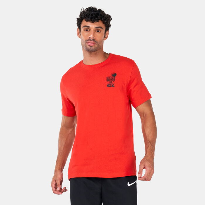 Nike Men's Seasonal T-Shirt Red Nike Men's Seasonal T-Shirt Red image number 0