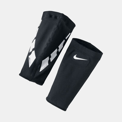 Nike Men's Guard Lock Elite Football Sleeves Black Nike Men's Guard Lock Elite Football Sleeves Black