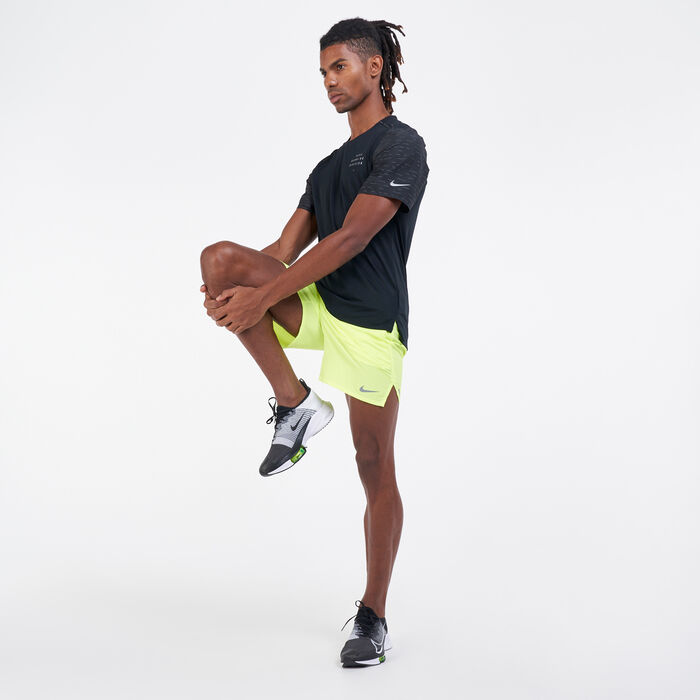 Nike Men's Rise 365 Run T-Shirt Black image number 2