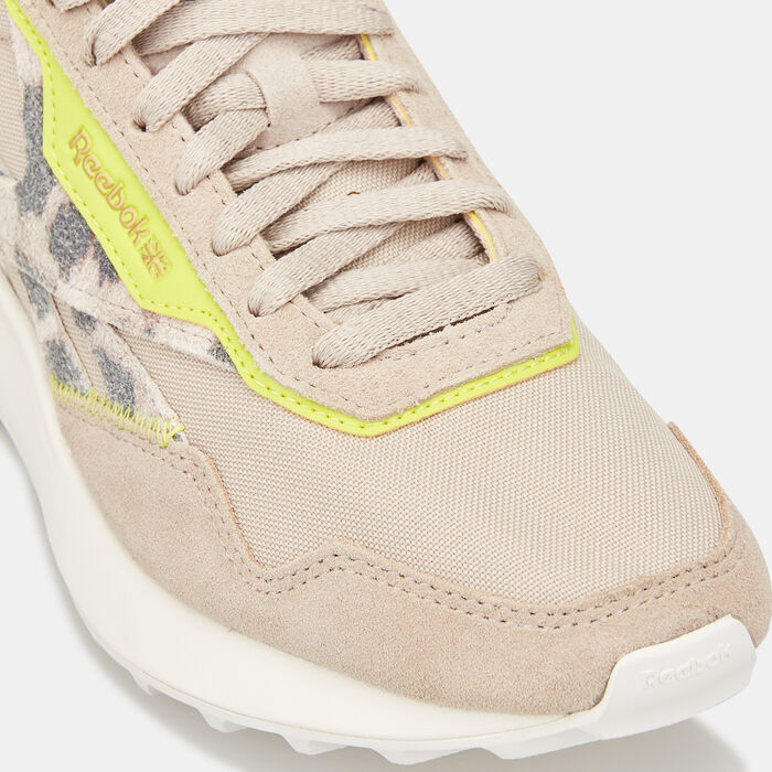 Reebok Women's Classic Leather Legacy AZ Shoe Beige Reebok Women's Classic Leather Legacy AZ Shoe Beige image number 4