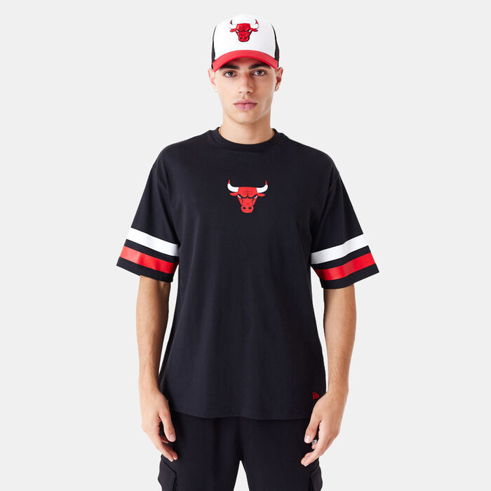 New Era Men's NBA Chicago Bulls Arch Graphic T-Shirt Black image number 0