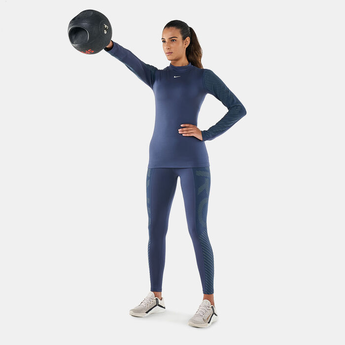 Nike Women's Therma-fit Long Sleeve T-Shirt image number 2