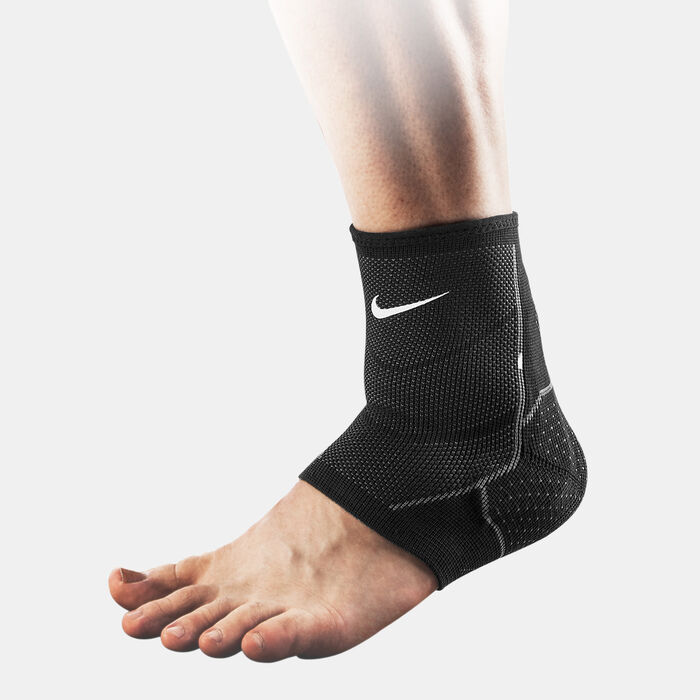 Nike Advantage Knitted Ankle Sleeve (XL) Black Nike Advantage Knitted Ankle Sleeve (XL) Black image number 0