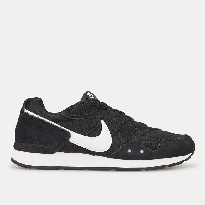 Nike Men's Venture Runner Shoe Black image number 0