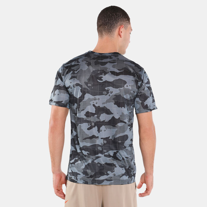 Nike Men's Dri-FIT Legend Camo Print Training T-Shirt Grey Nike Men's Dri-FIT Legend Camo Print Training T-Shirt Grey image number 1