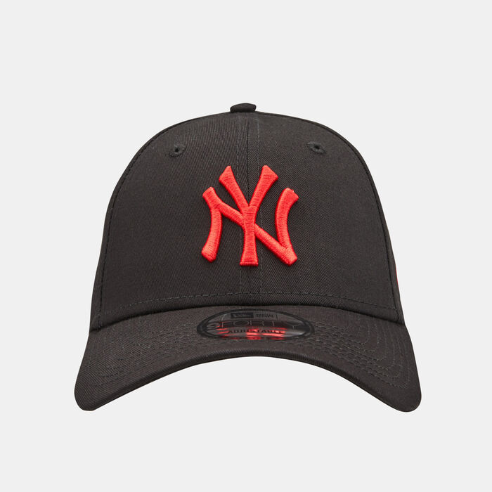 New Era Men's New York Yankees Essential Logo 9FORTY Cap Black image number 0