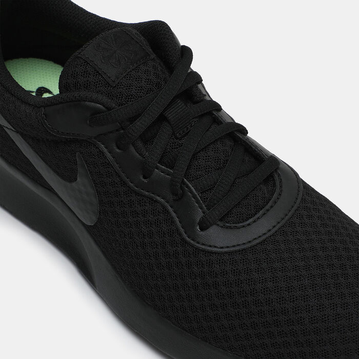 Nike Women's Tanjun Shoe Black image number 4