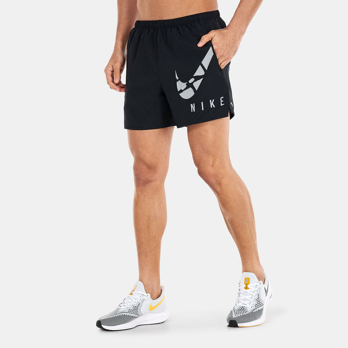 Nike Men’s 5-Inch Run Division Challenger Shorts Black Nike Men’s 5-Inch Run Division Challenger Shorts Black image number 0