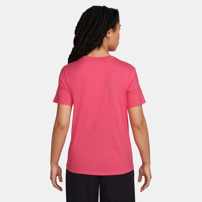 Nike Women's Sportswear Club T-Shirt Pink Nike Women's Sportswear Club T-Shirt Pink image number 1