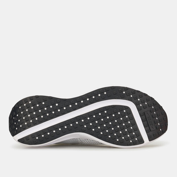 Nike Men's Interact Run Road Running Shoes White image number 3