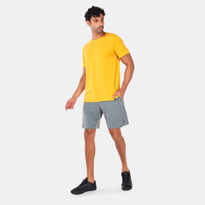 Nike Men's Dri-FIT Yoga Top yellow Nike Men's Dri-FIT Yoga Top yellow image number 2