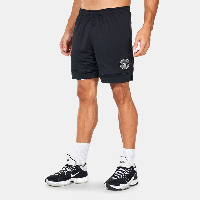 Nike Men's Giannis Standard Issue Dri-FIT Reversible Basketball Shorts Black image number 4