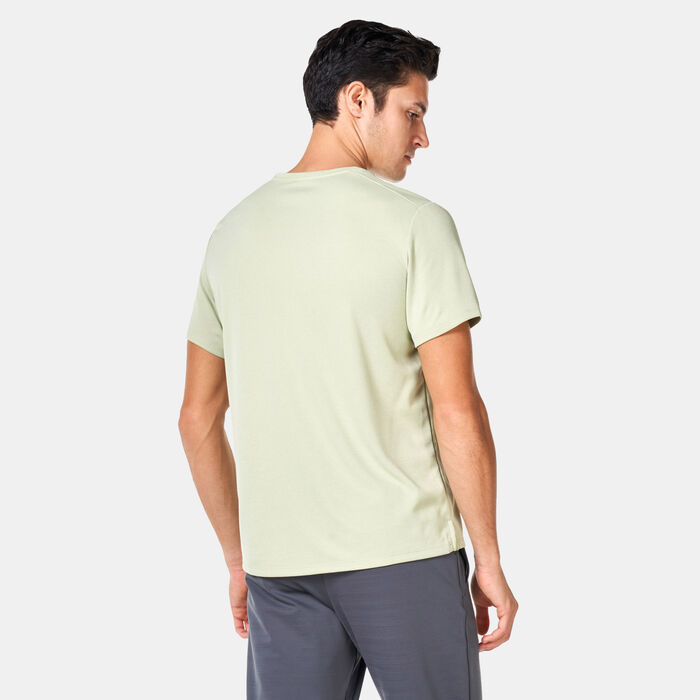 Nike Men's Miler Dri-FIT UV Running T-Shirt Green Nike Men's Miler Dri-FIT UV Running T-Shirt Green image number 1