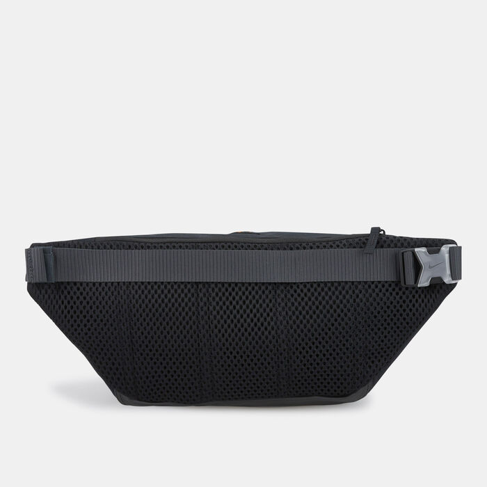 Nike LeBron James Crossbody Bag Black Nike LeBron James Crossbody Bag Black image number 1