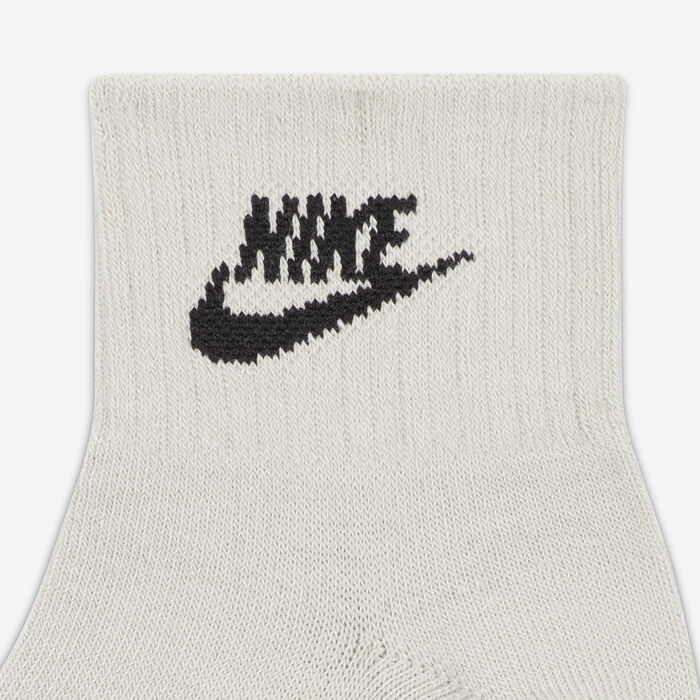Nike Everyday Essential Ankle Socks (3 Pairs) Ivory Nike Everyday Essential Ankle Socks (3 Pairs) Ivory image number 3