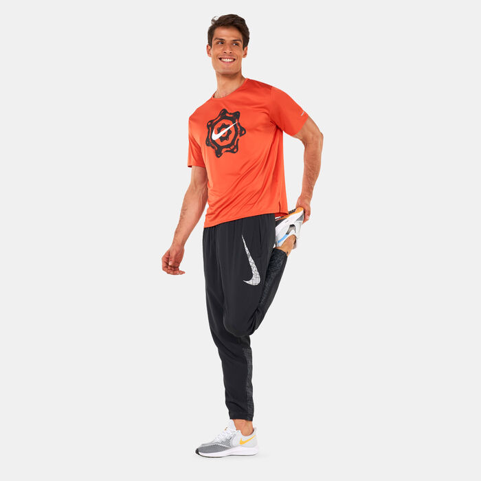 Nike Men's Dri-FIT Wild Run Miler T-Shirt Orange Nike Men's Dri-FIT Wild Run Miler T-Shirt Orange image number 2