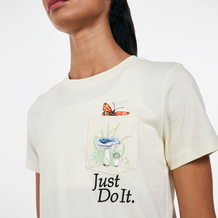 Nike Women's Sportswear Boxy T-Shirt White image number 3