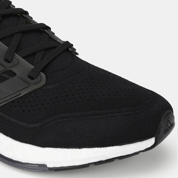 adidas Men's Ultraboost 21 Shoe Black image number 4