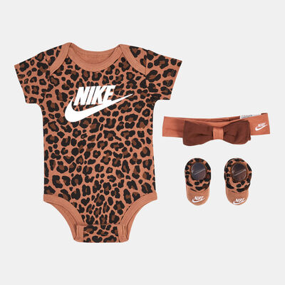 Nike Kids' Mini 3-Piece Box Set (Baby and Toddler) Brown Nike Kids' Mini 3-Piece Box Set (Baby and Toddler) Brown