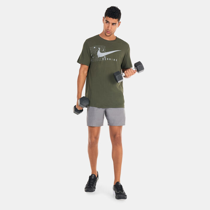 Nike Men's Dri-FIT Run Division T-Shirt Green Nike Men's Dri-FIT Run Division T-Shirt Green image number 2