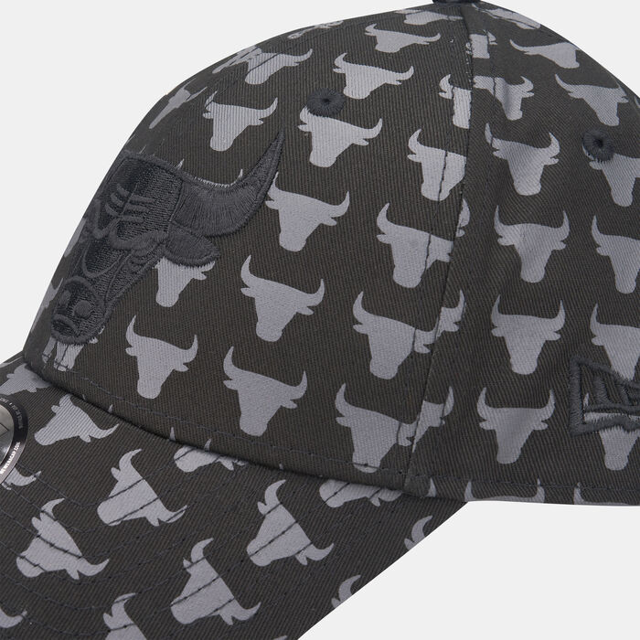 New Era Men's NBA Chicago Bulls Team Monogram 9FORTY Cap Black image number 2