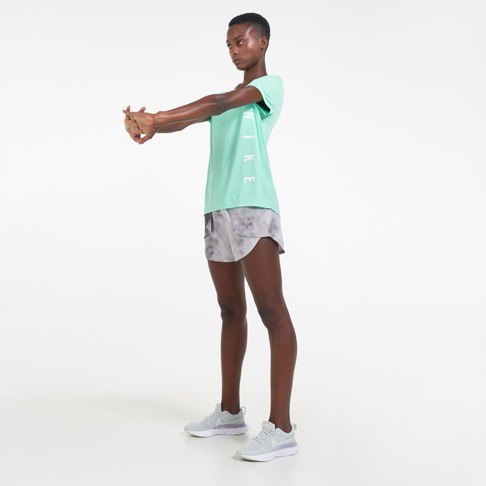 Nike Women's Miler Run Division Top Green Nike Women's Miler Run Division Top Green image number 2