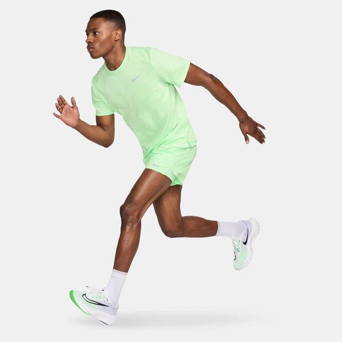 Nike Men's Miler Dri-FIT UV Running T-Shirt Green Nike Men's Miler Dri-FIT UV Running T-Shirt Green image number 2