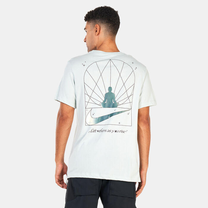 Nike Men's Dri-FIT Yoga T-Shirt Grey Nike Men's Dri-FIT Yoga T-Shirt Grey image number 1