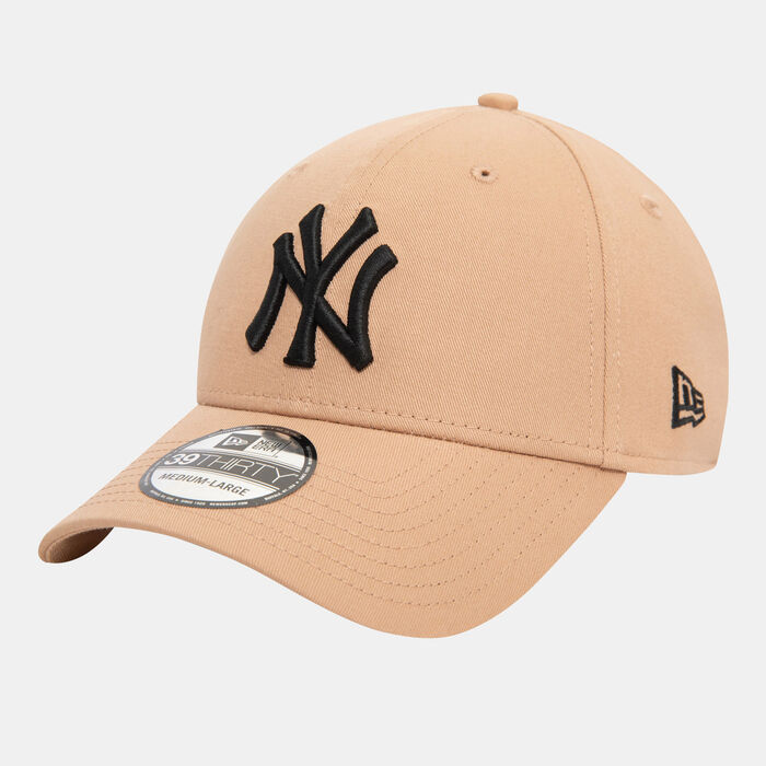 New Era Men's MLB New York Yankees League Essential 39THIRTY Cap Beige image number 3