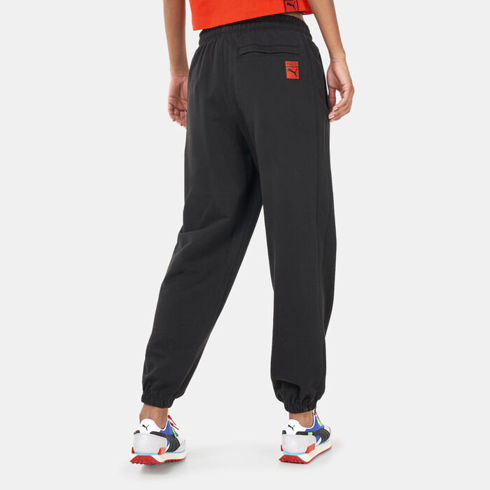 PUMA Women's x VOGUE Sweatpants Black PUMA Women's x VOGUE Sweatpants Black image number 1