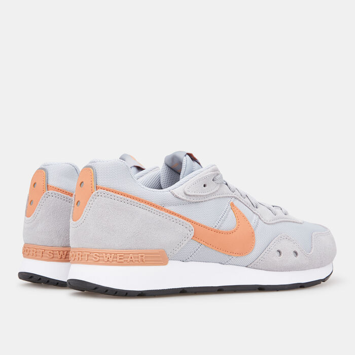 Nike Men's Venture Runner Shoe Grey image number 2