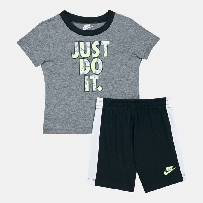 Nike Kids' Tide Pool T-Shirt and Shorts Set Black Nike Kids' Tide Pool T-Shirt and Shorts Set Black image number 0