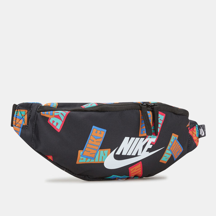 Nike Women's Heritage Hip Pack White image number 2