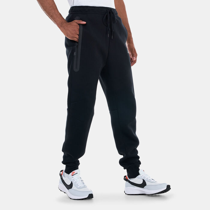 Nike Men's Sportswear Tech Fleece Joggers Black image number 0