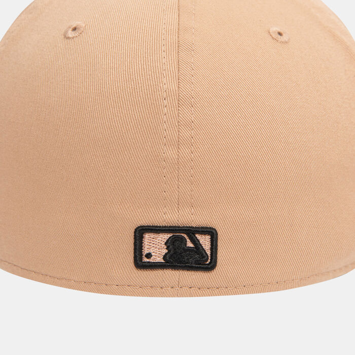 New Era Men's MLB New York Yankees League Essential 39THIRTY Cap Beige image number 1